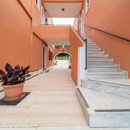 Xenofontas Apartmán