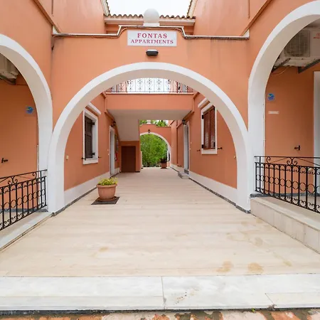Xenofontas Apartmán Agios Georgios Pagon