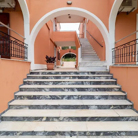Xenofontas Apartmán