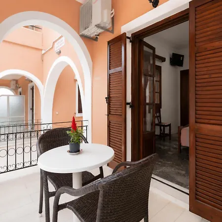 Xenofontas Apartman *
